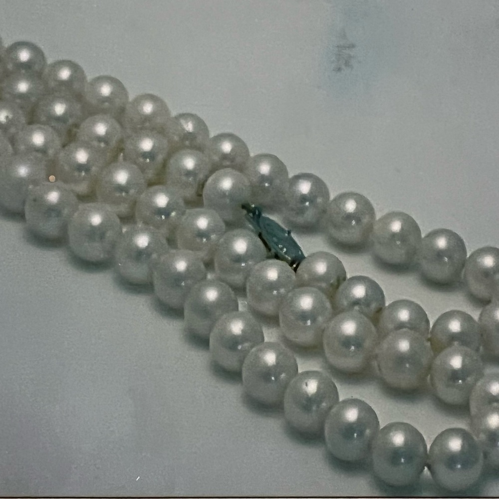 Akoyo Pearls measuring 30’in 88 total cream with a rose overtone Fishhook clasp